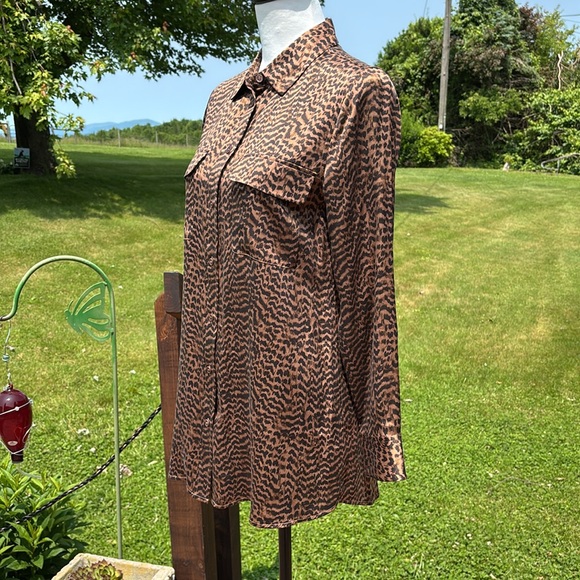 Soft Surroundings Silk 💯 Animal Print Brown Button Blouse Women Size XS - Picture 5 of 12